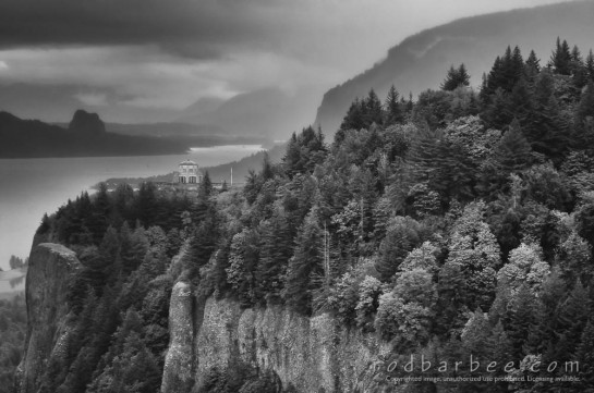 Crown Point and Vista House from the Portland Women's Forum viewpoint.