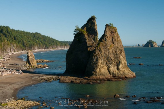 Seastacks on Rialto Beach, from headland on north end.